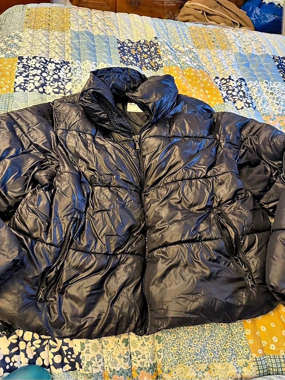 Old Navy Water-Resistant Shiny Puffer Jacket Black Medium